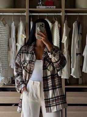 Women’s Plaid Button-Up Shirt Jacket in Brown & Cream
